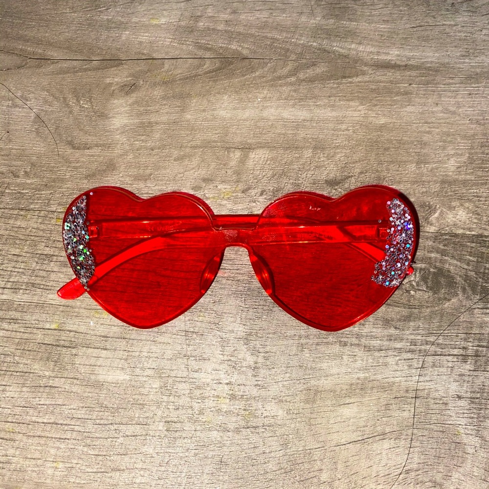 Red Heart Frame Sunglasses